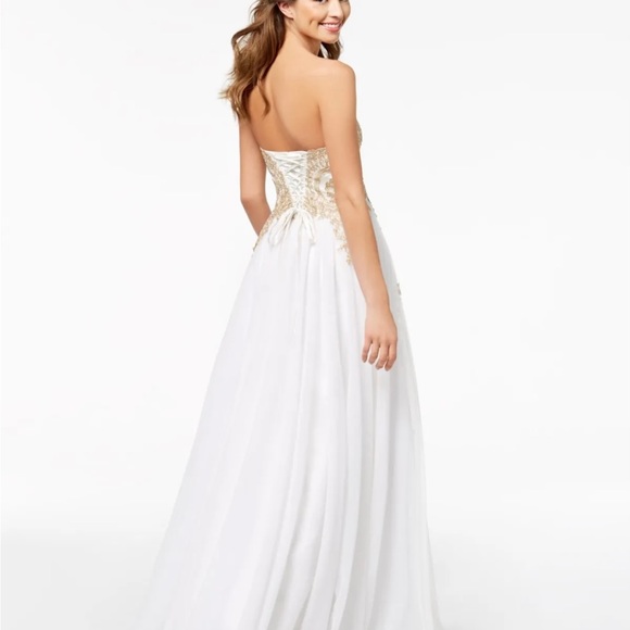 Say Yes to the Prom Strapless Embellished Ballgown Ivory Size 7 $199 - Picture 2 of 9
